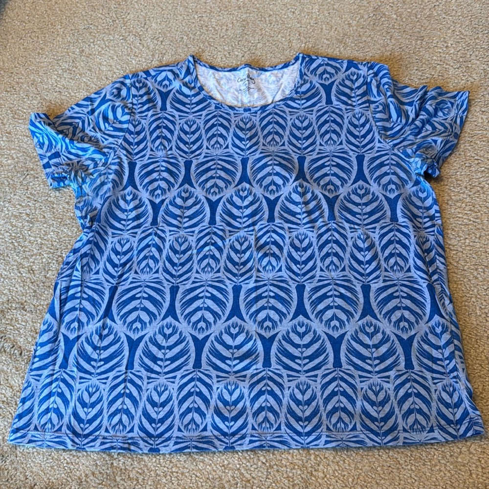 Blue Leaf Pattern T-shirt